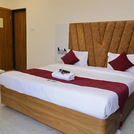 Hotel The Prime Land Hoshangabad Bagian luar foto