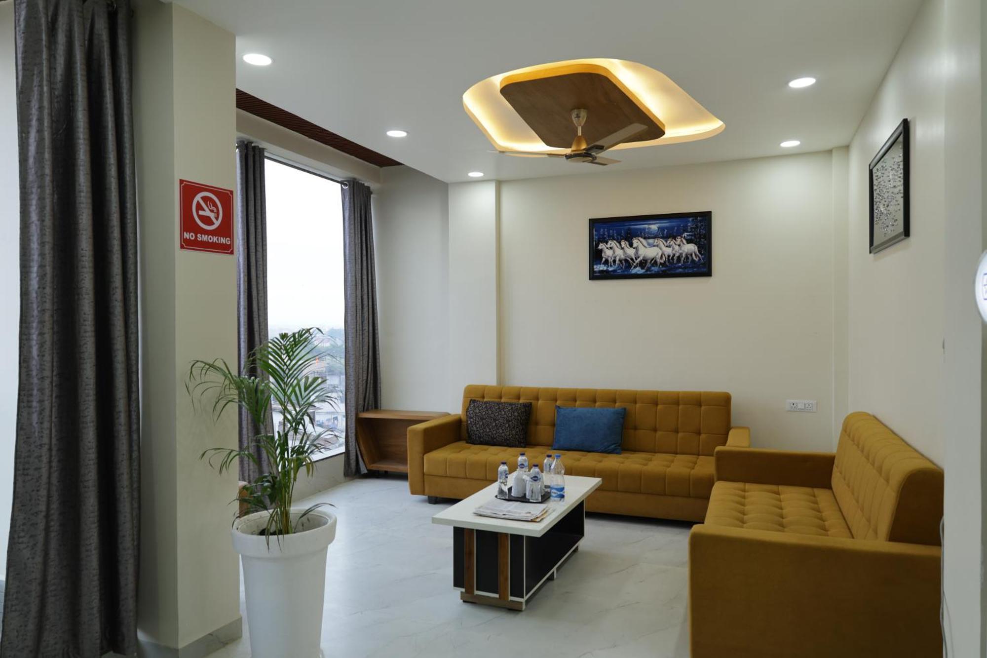 Hotel The Prime Land Hoshangabad Bagian luar foto
