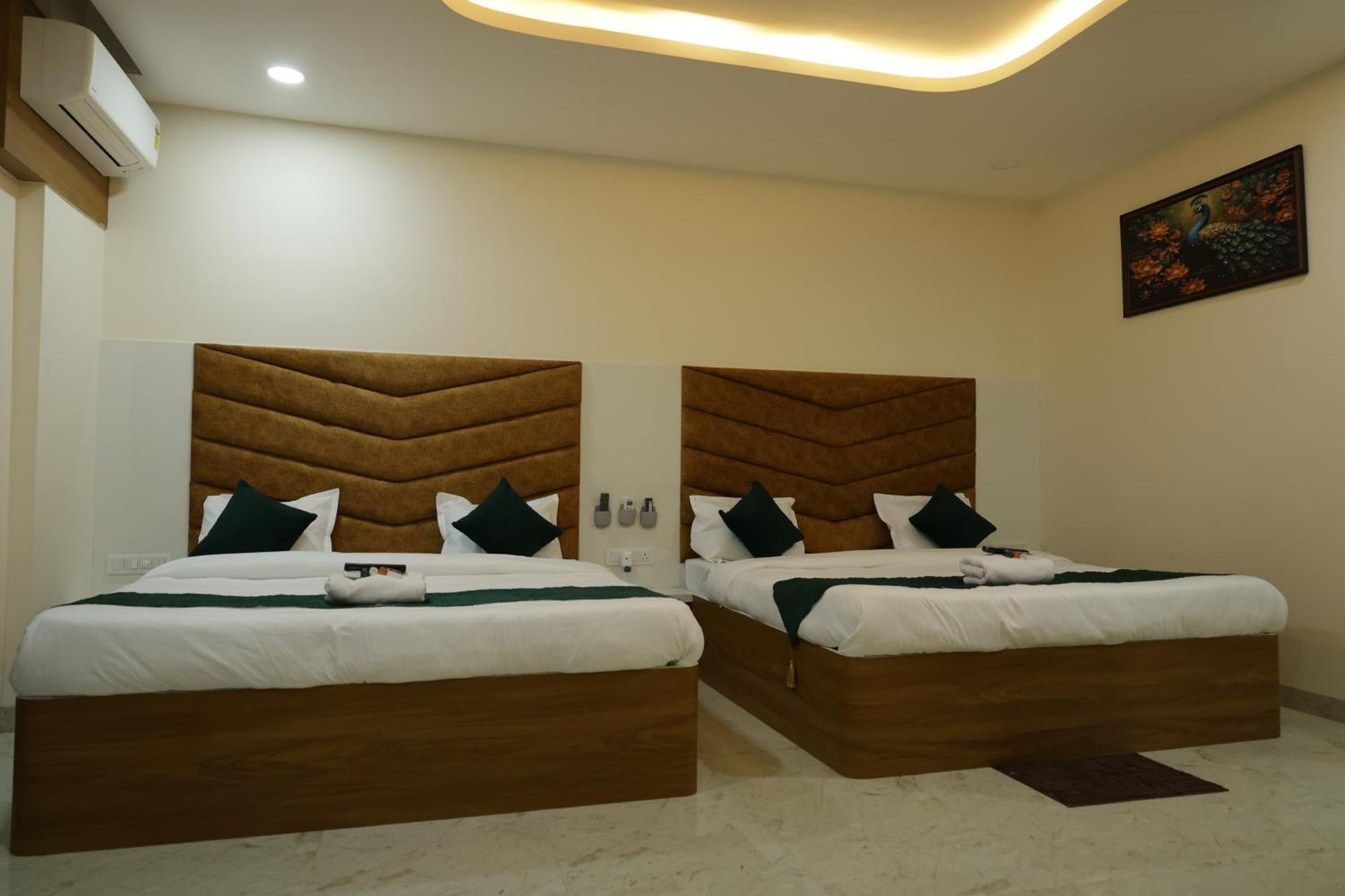Hotel The Prime Land Hoshangabad Bagian luar foto